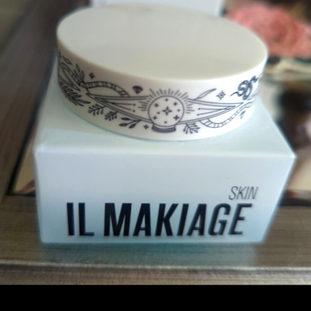Makiage power lift plumping blue gel